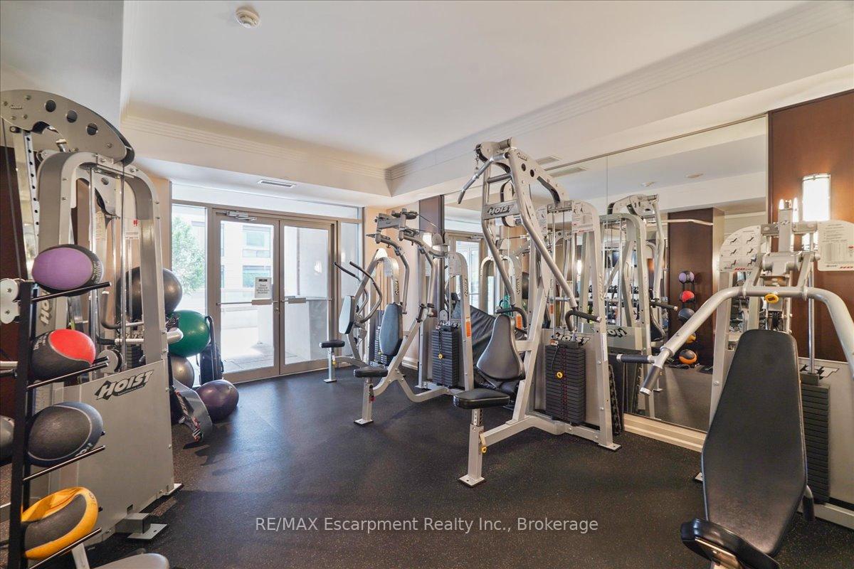 3 Bedrooms Condo at 68 Yorkville, Toronto For sale