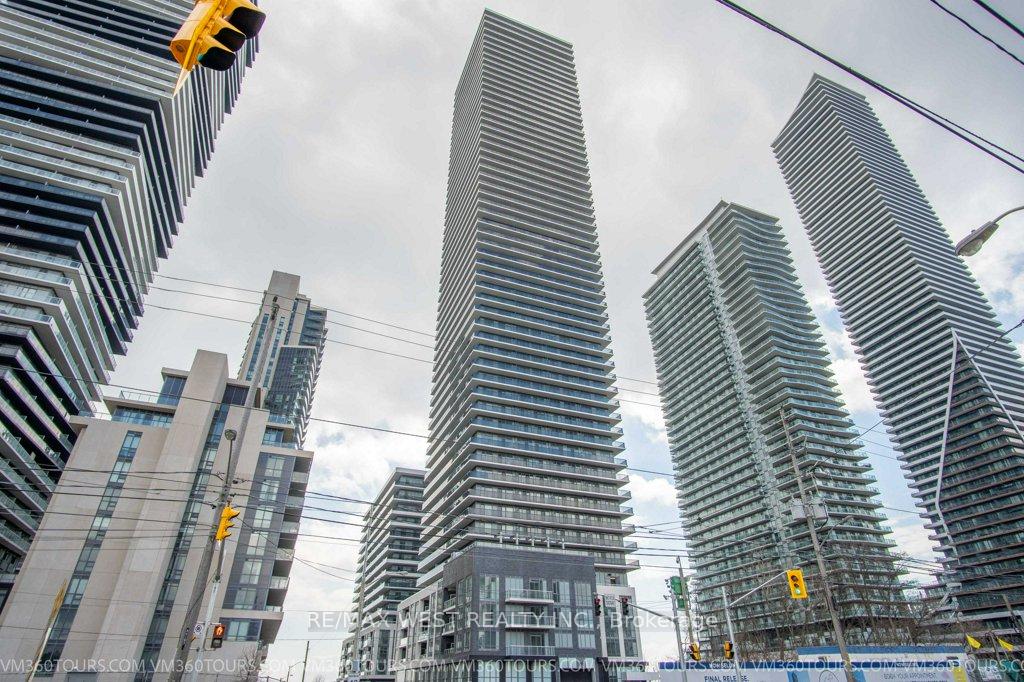 2 Bedrooms Condo at 70 Annie Craig, Toronto For sale