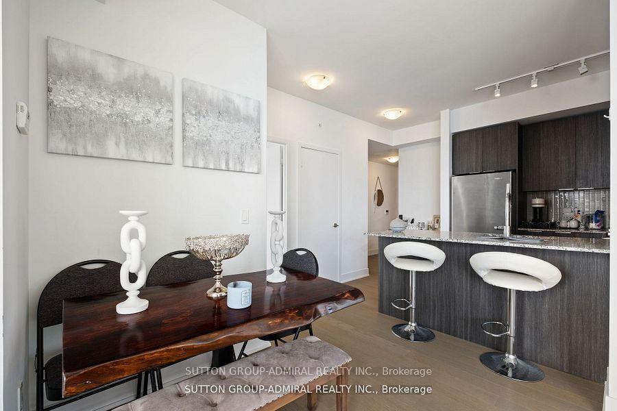 2 Bedrooms Condo at 30 Shore Breeze,  Toronto For sale