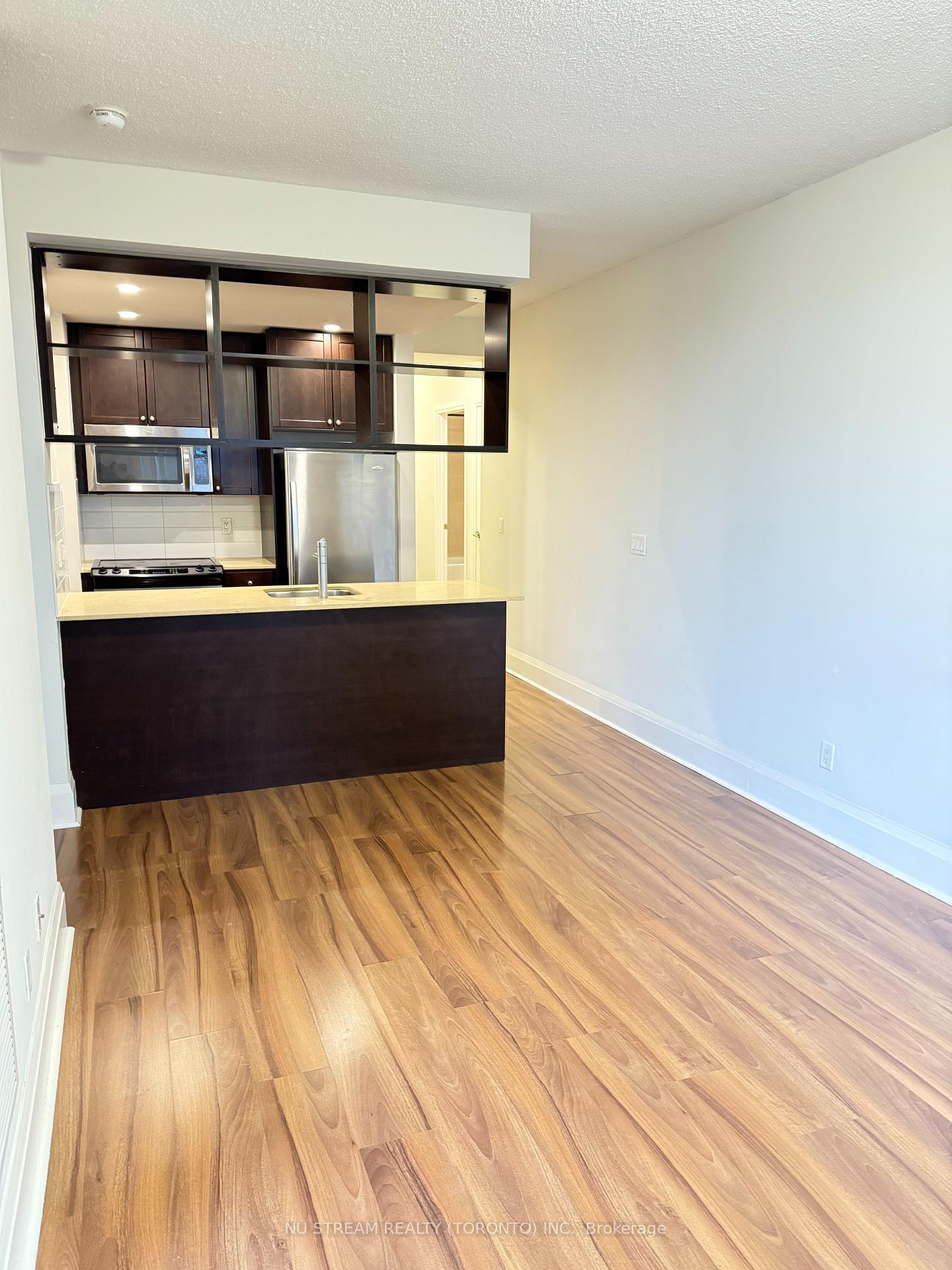 2 Bedrooms Condo at 100 Harrison Garden,  Toronto For sale