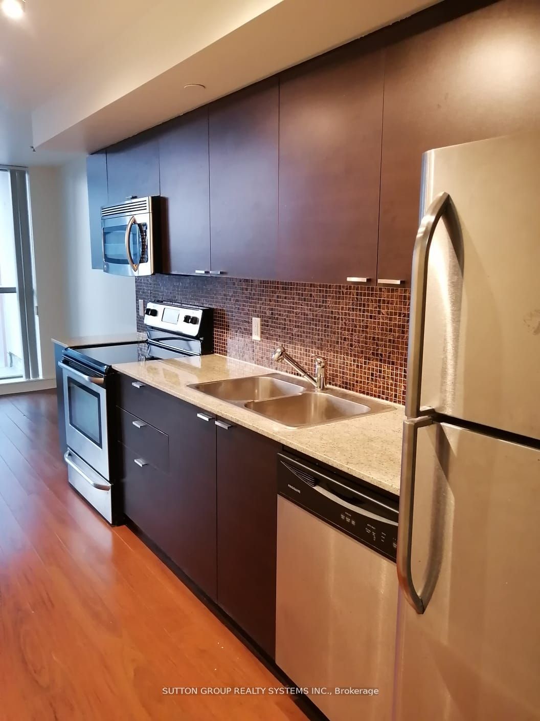 375 King Street W, #1408