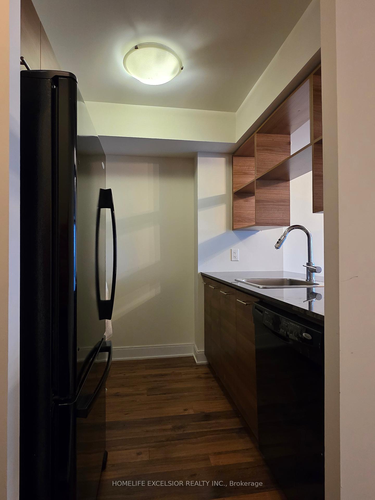 2 Bedrooms Condo at 135 Village Green,  Toronto For sale