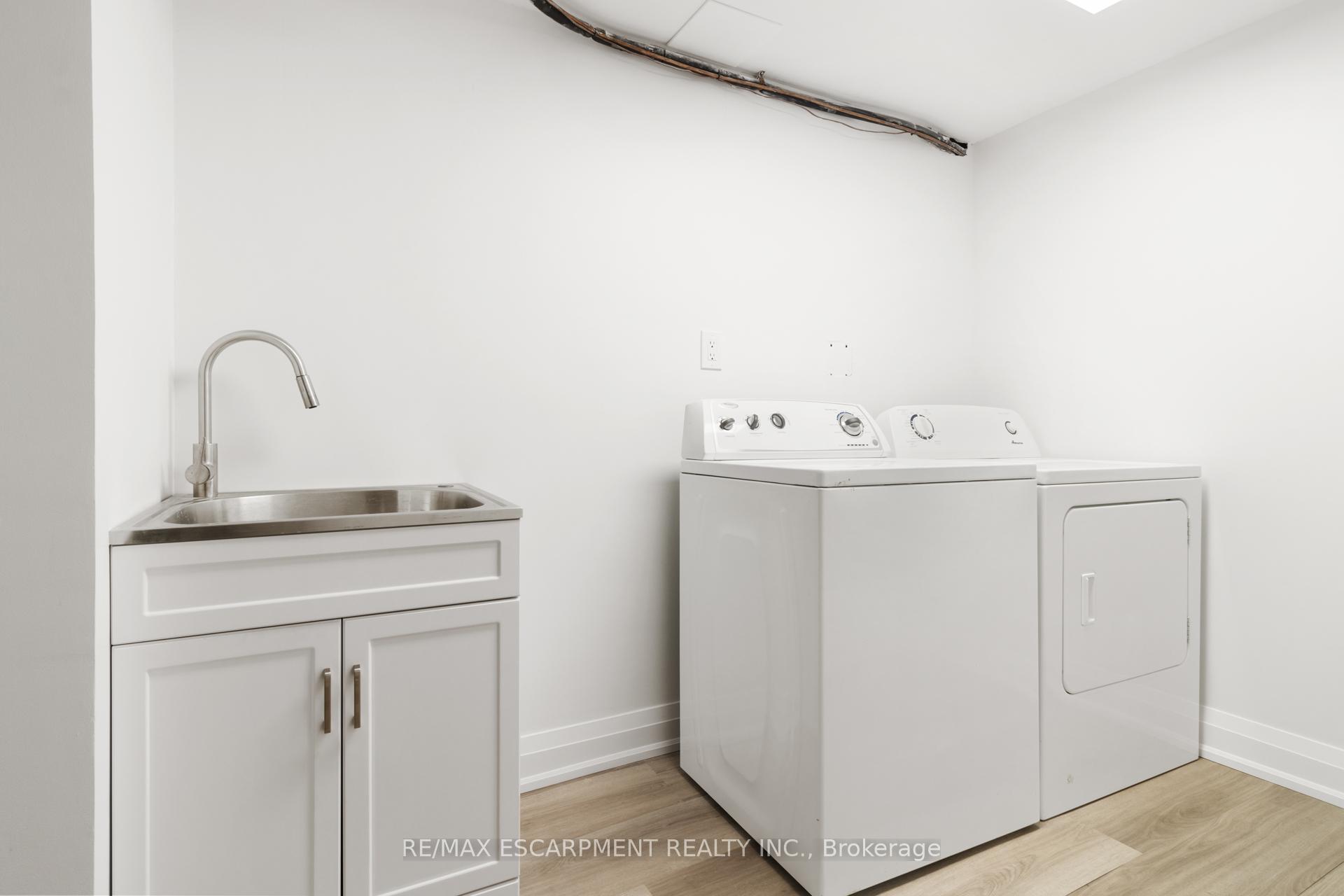 3 Bedrooms Condo at 2020 South Millway,  Mississauga For sale