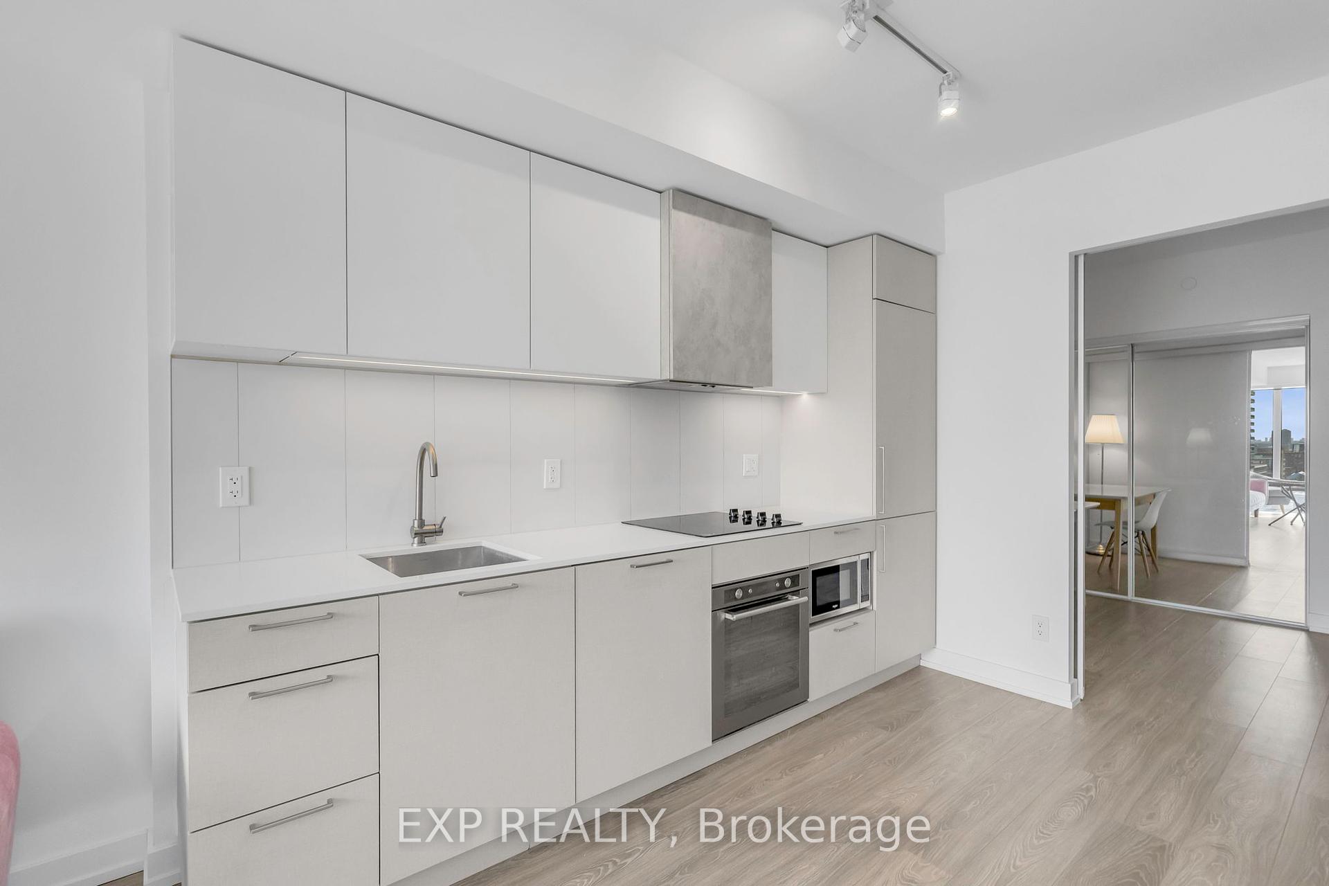 2 Bedrooms Condo at 19 Western Battery, Toronto For sale
