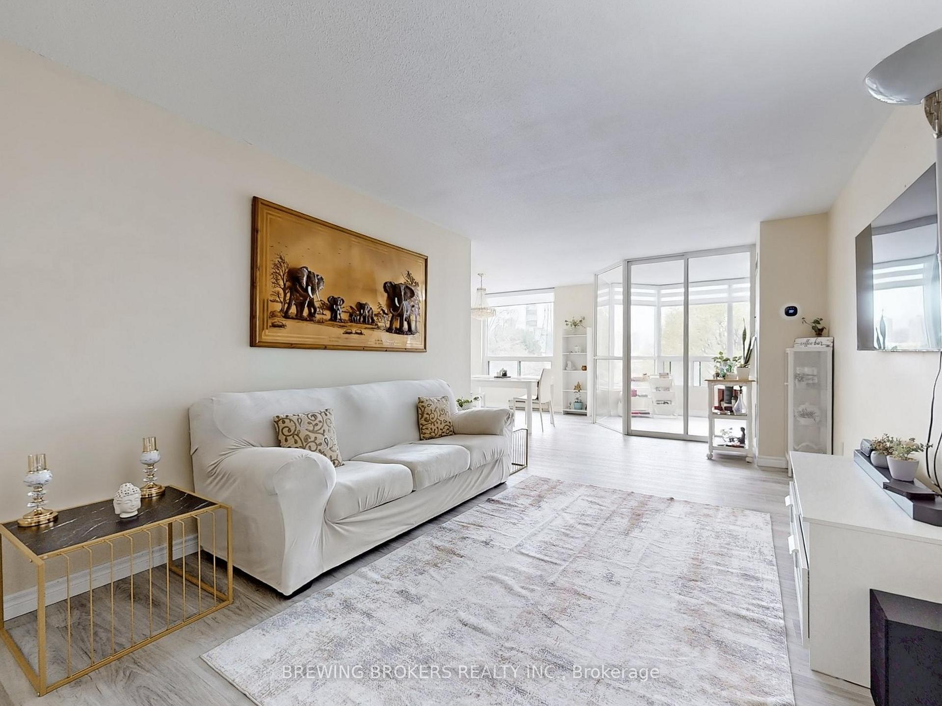 3 Bedrooms Condo at 4450 Tucana, Mississauga For sale