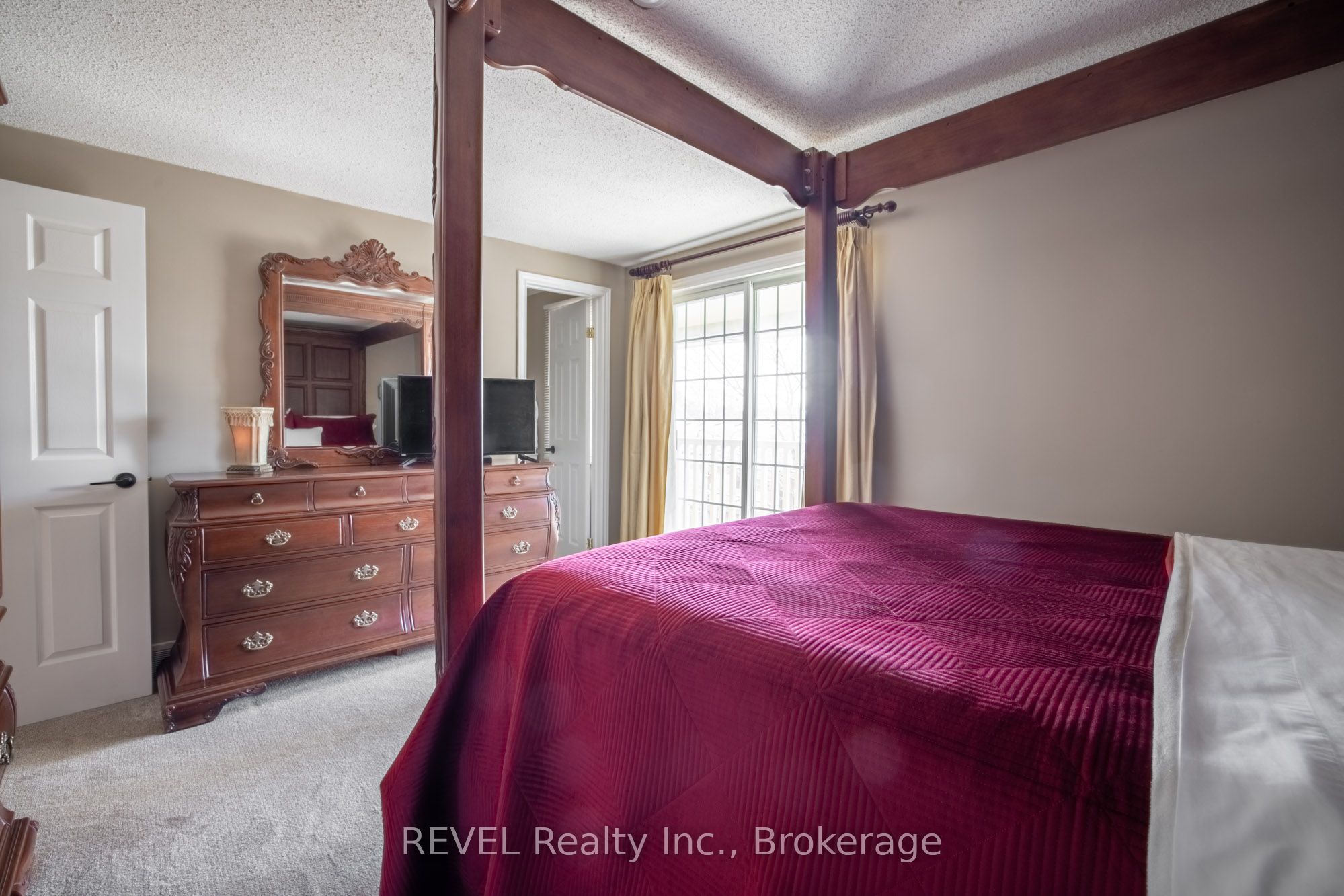 409 Vine Street, #12