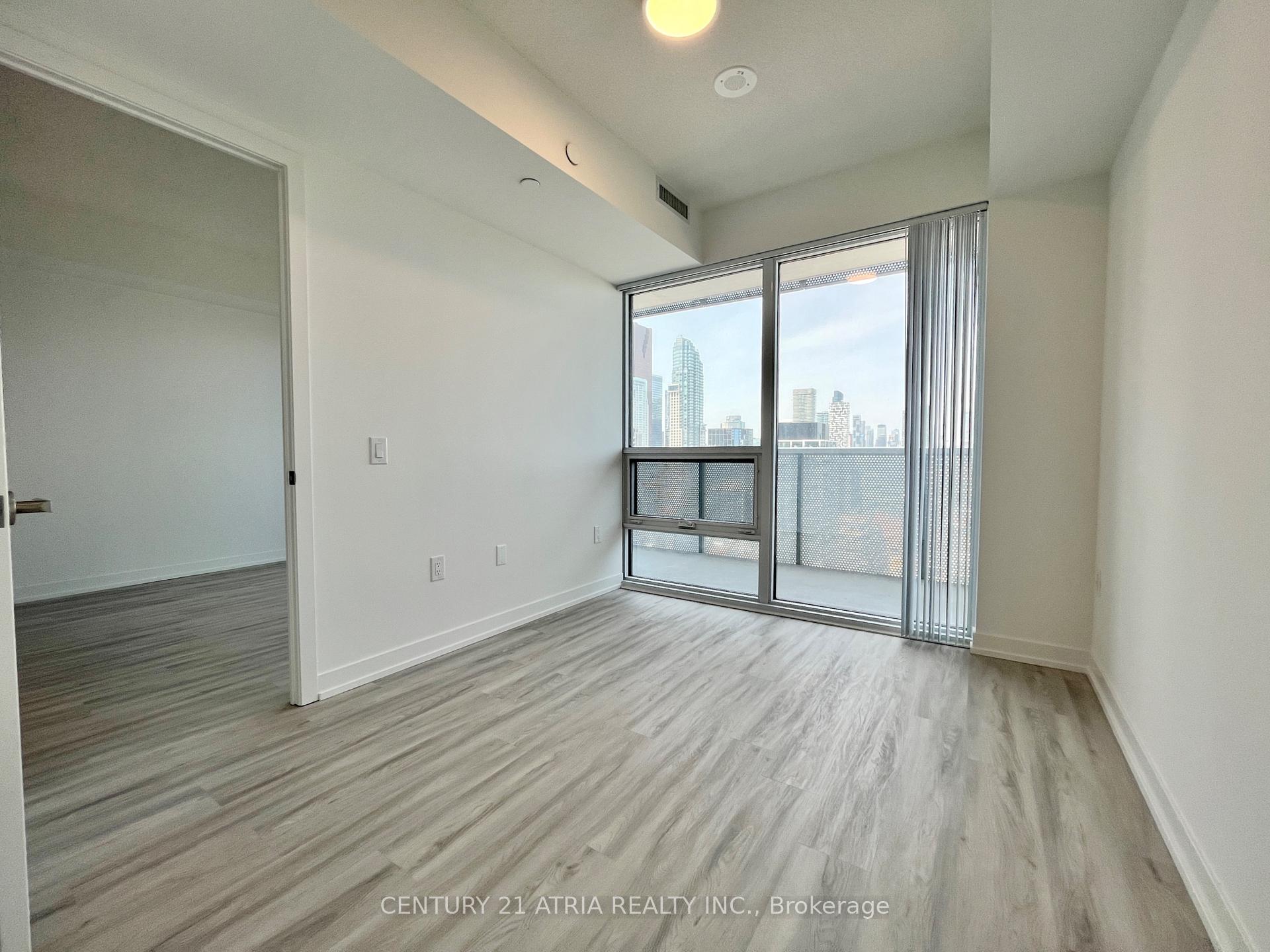2 Bedrooms Condo at 55 Cooper, Toronto For sale