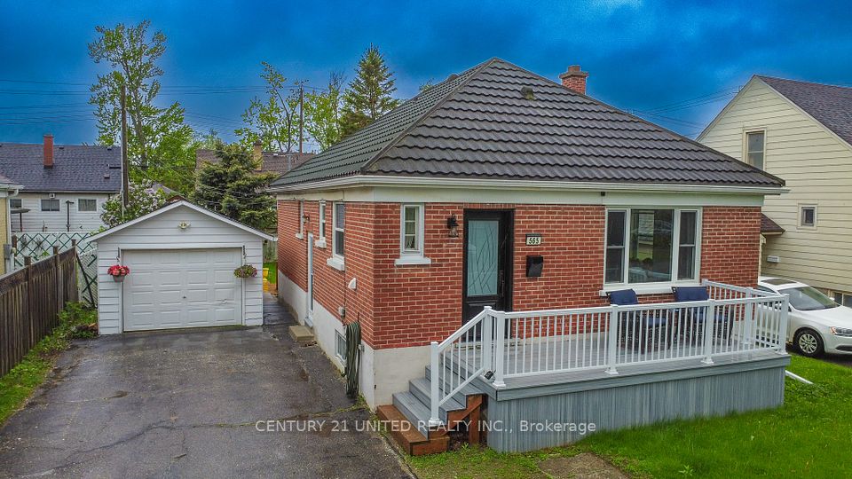 565 Spruce Avenue, Peterborough South, ON K9J 5A4