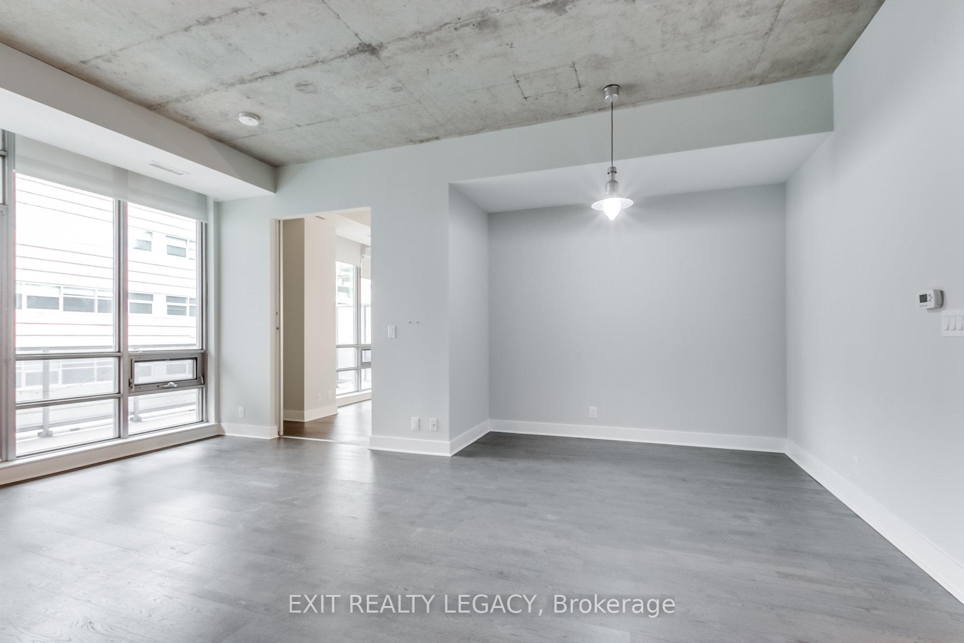 1 Bedroom Condo at 399 Adelaide,  Toronto For sale