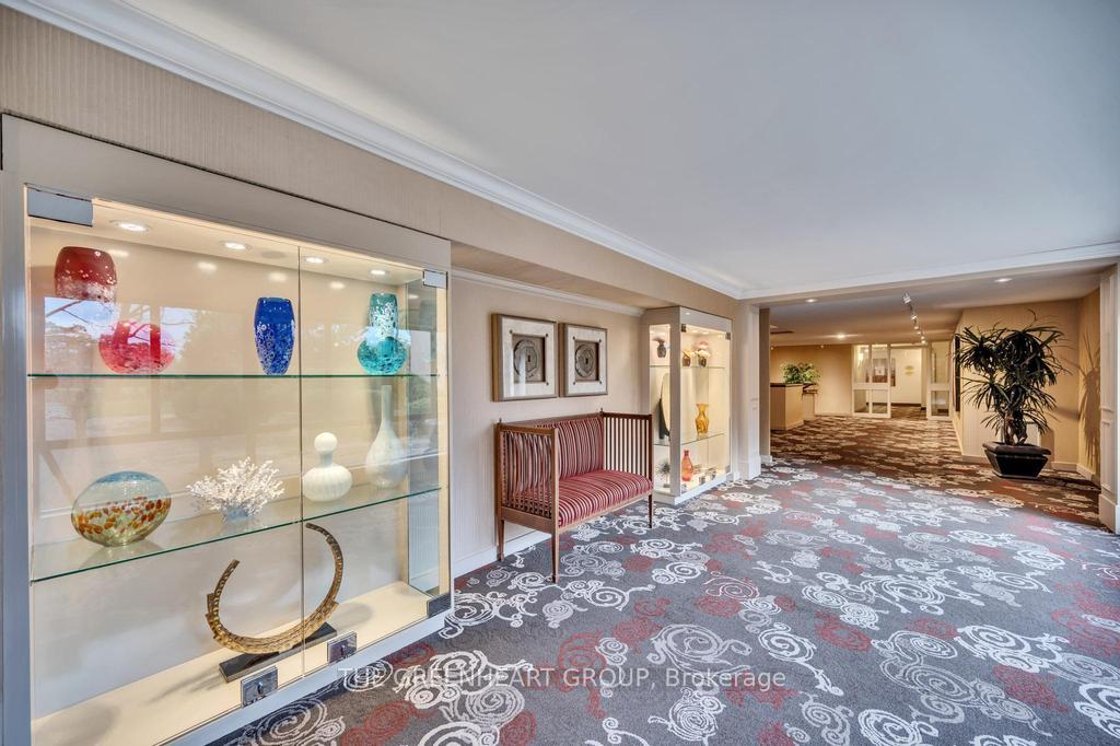 3 Bedrooms Condo at 1400 Dixie,  Mississauga For sale