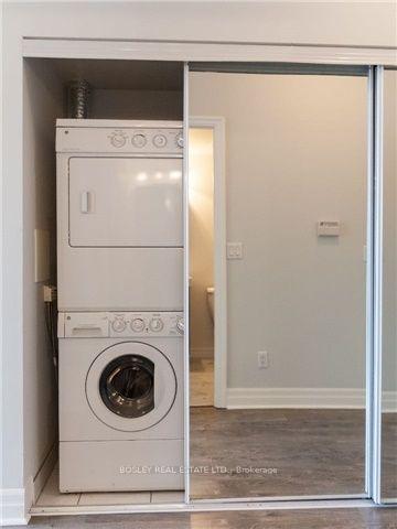1 Bedroom Condo at 8 Scollard, Toronto For sale
