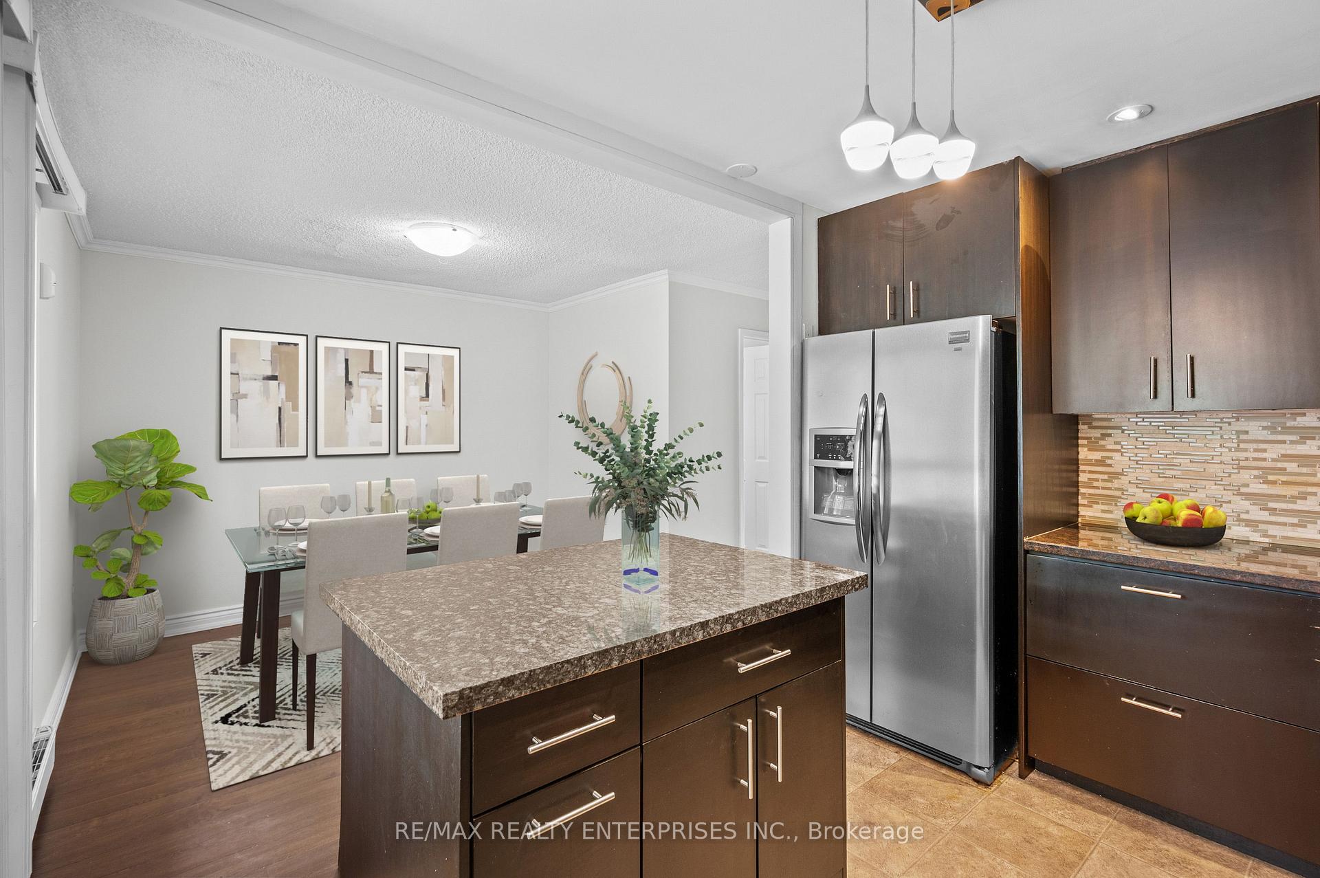 4 Bedrooms Condo at 6540 Falconer, Mississauga For sale