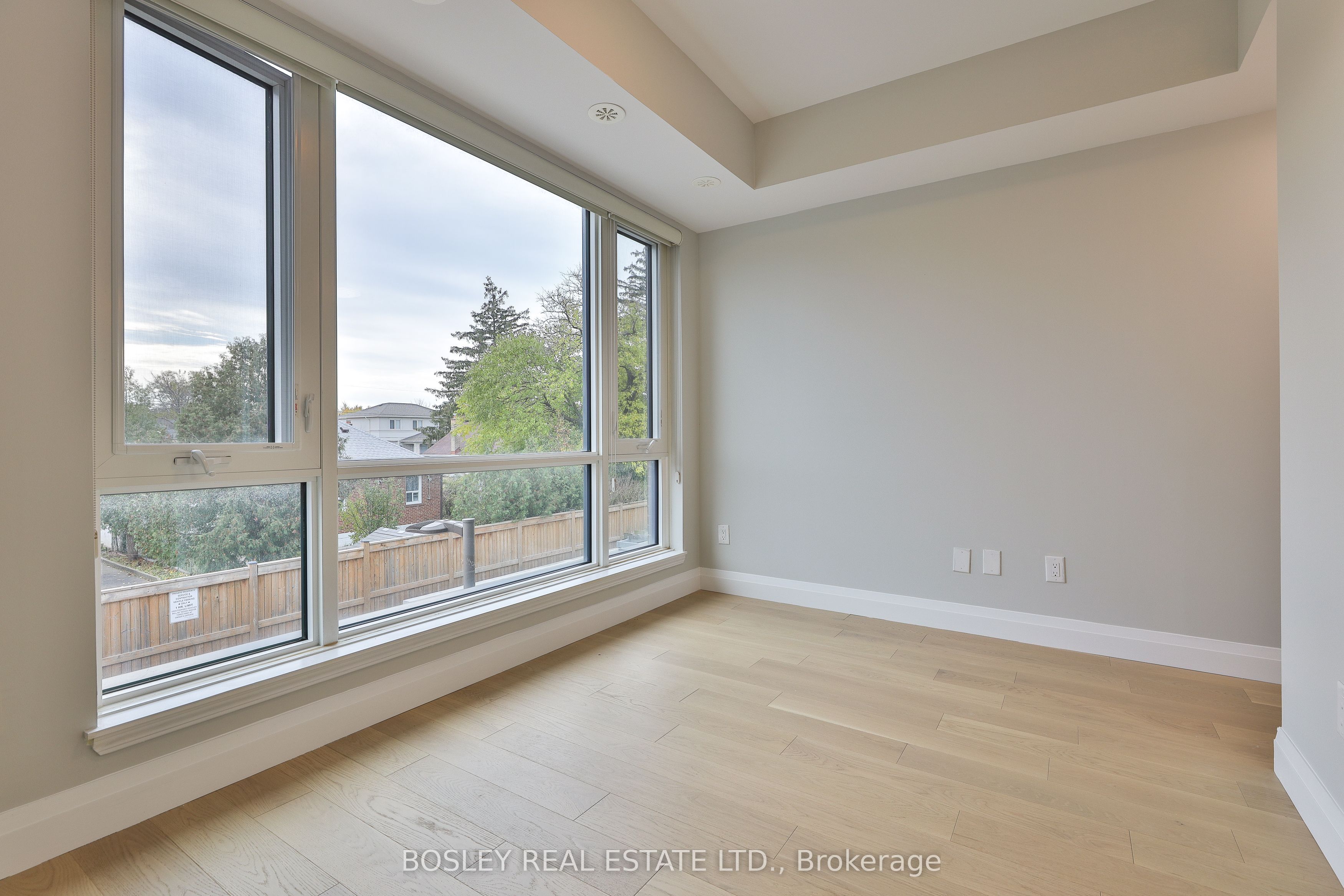 639 Lawrence Avenue W, #302