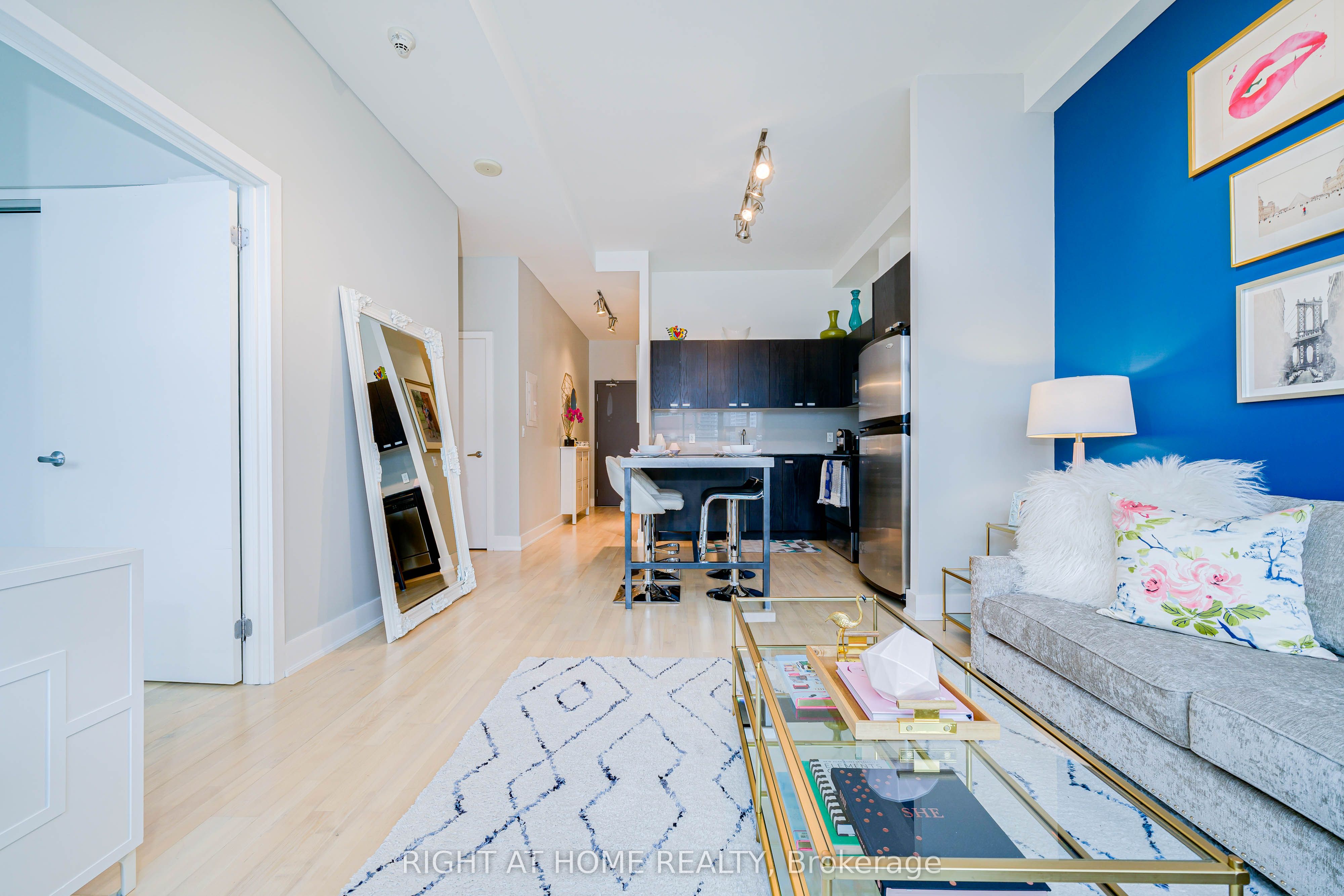 637 Lake Shore Boulevard W, #1020