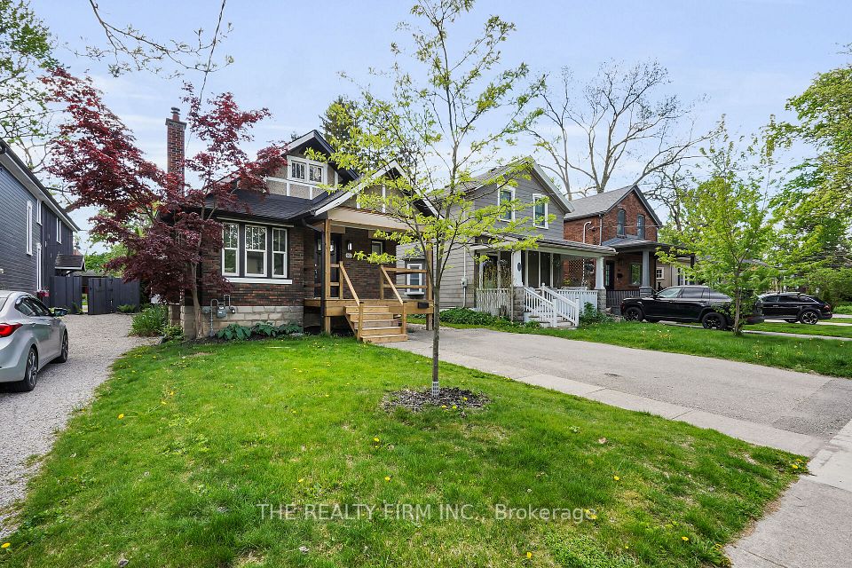 863 Colborne
