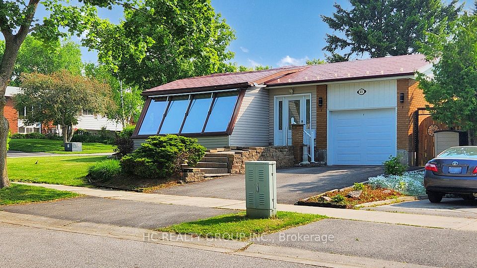 21 SIR CONSTANTINE Drive, Markham, ON L3P 2X3