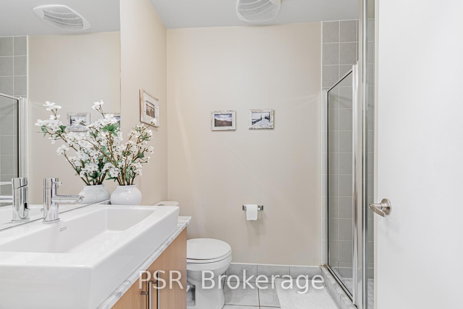 3 Bedrooms Condo at 55 Bremner, Toronto For sale