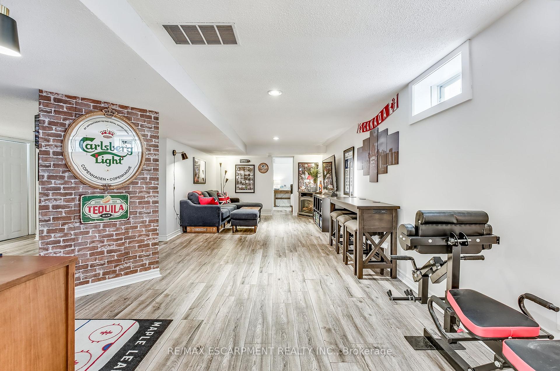 2 Bedrooms Condo at 4045 UPPER MIDDLE, Burlington For sale