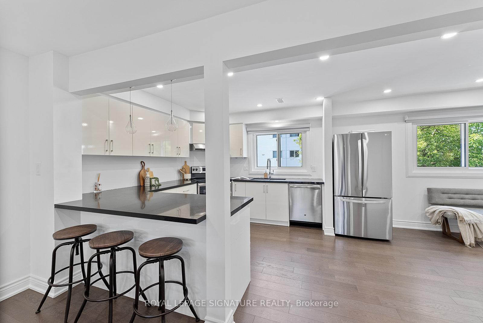 1 Bedroom Condo at 70 Jenny Wrenway, Toronto For sale