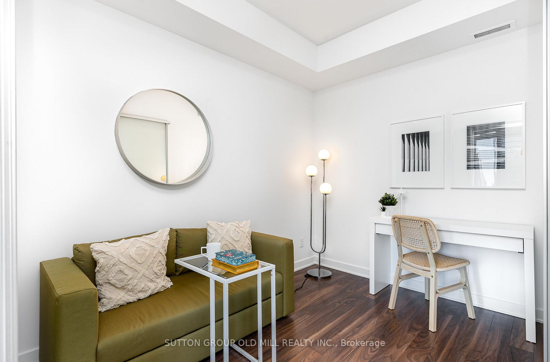 2 Bedrooms Condo at 110 Charles, Toronto For sale