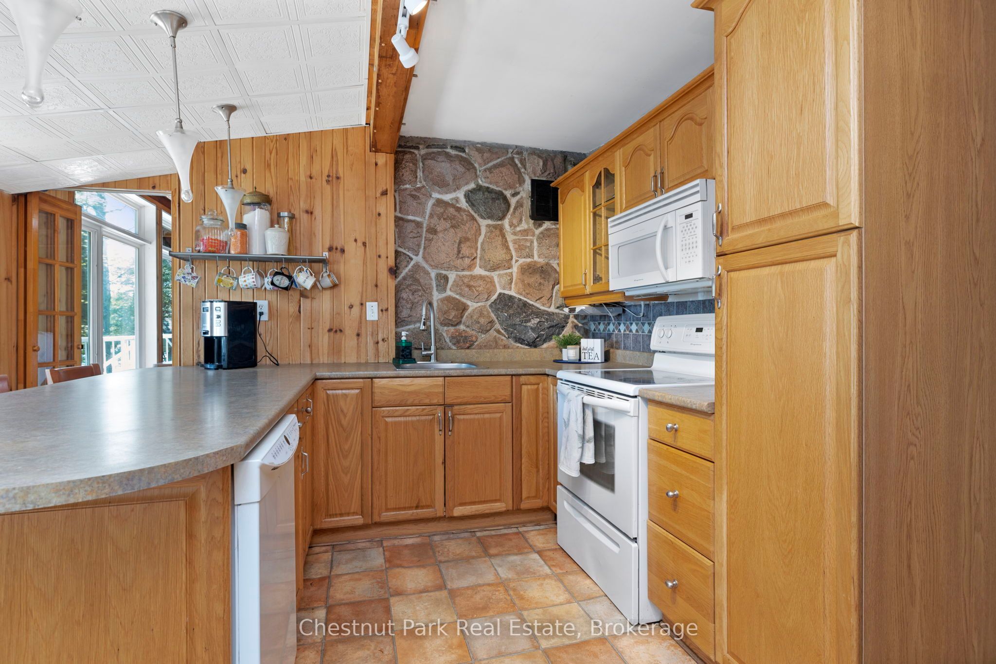 1260 Winders Bay Road, Lake of Bays, ON P0B 1A0