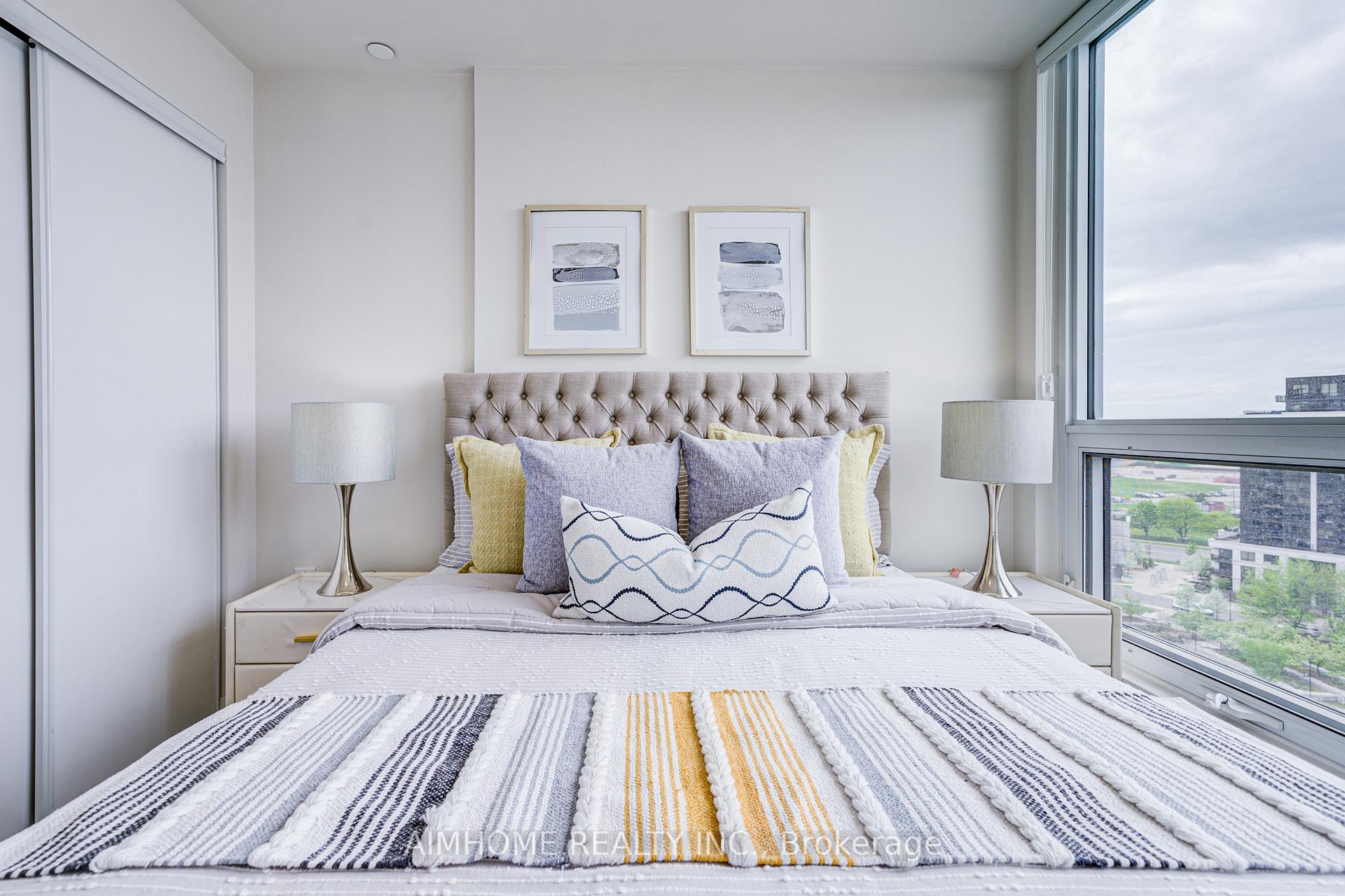 2 Bedrooms Condo at 10 De Boers, Toronto For sale