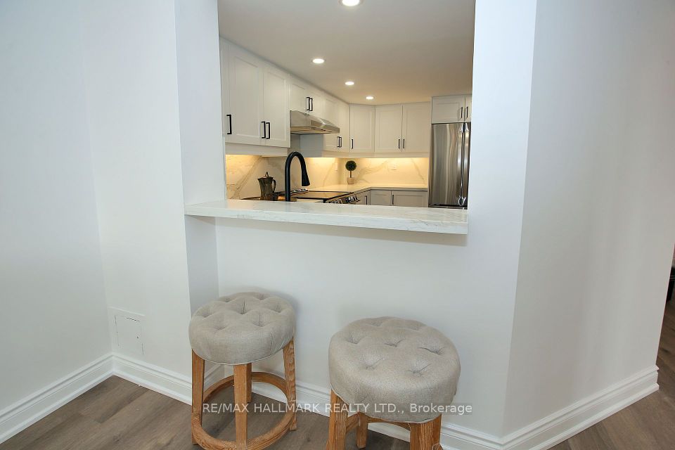 Brand New Custom Kitchen W Bar Seating