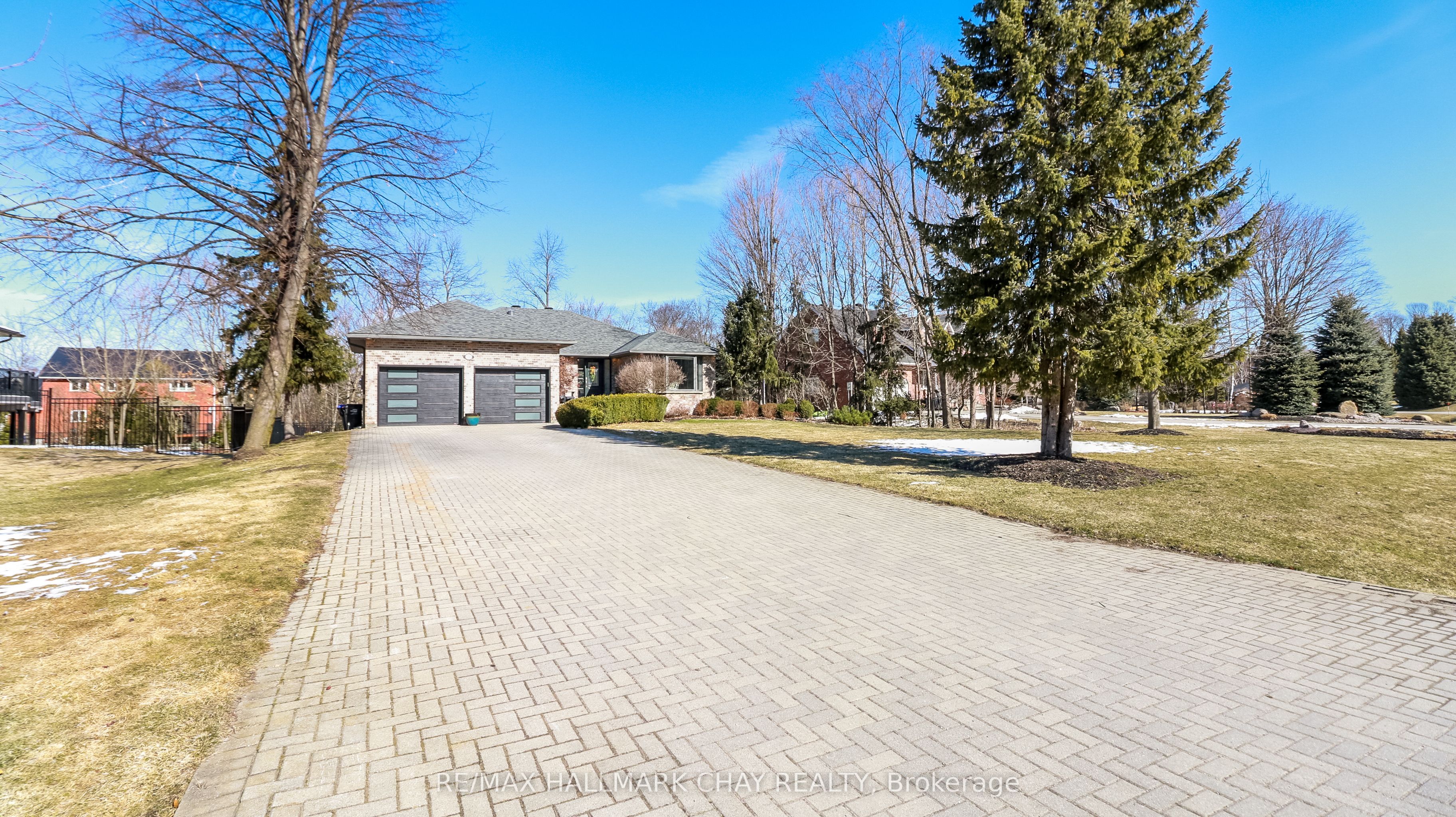 24 Eder Trail, Springwater, ON L0L 1Y3