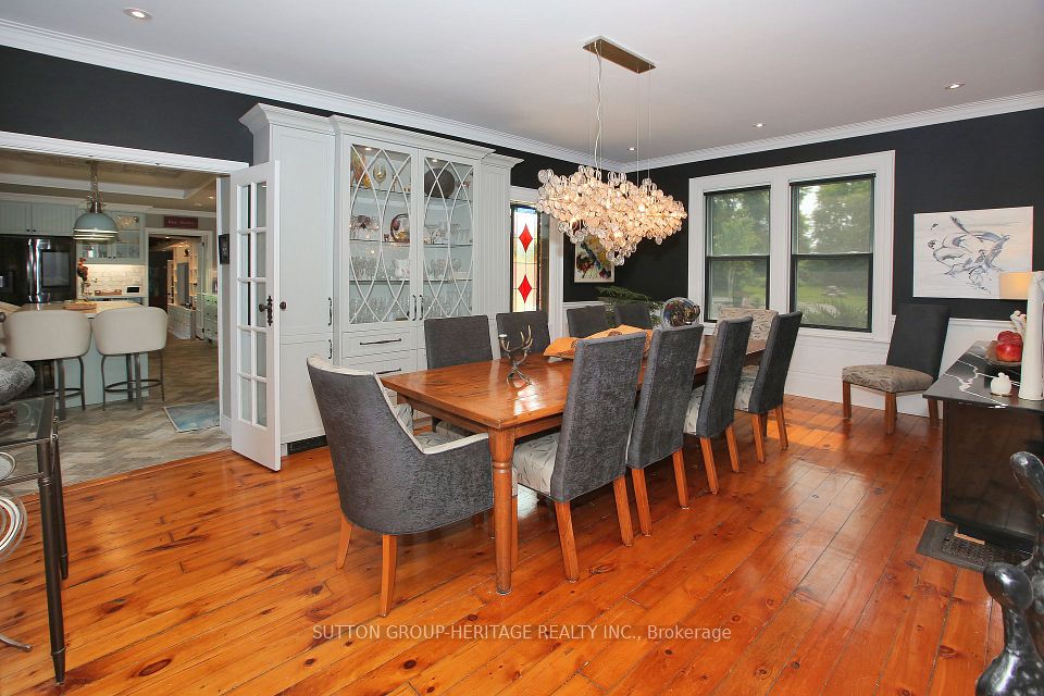 Spacious Dining Room w/B/I Cabinet