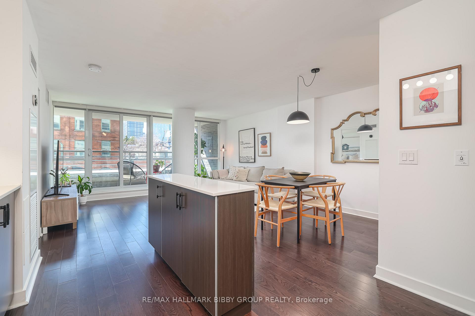 2 Bedrooms Condo at 320 Richmond, Toronto For sale