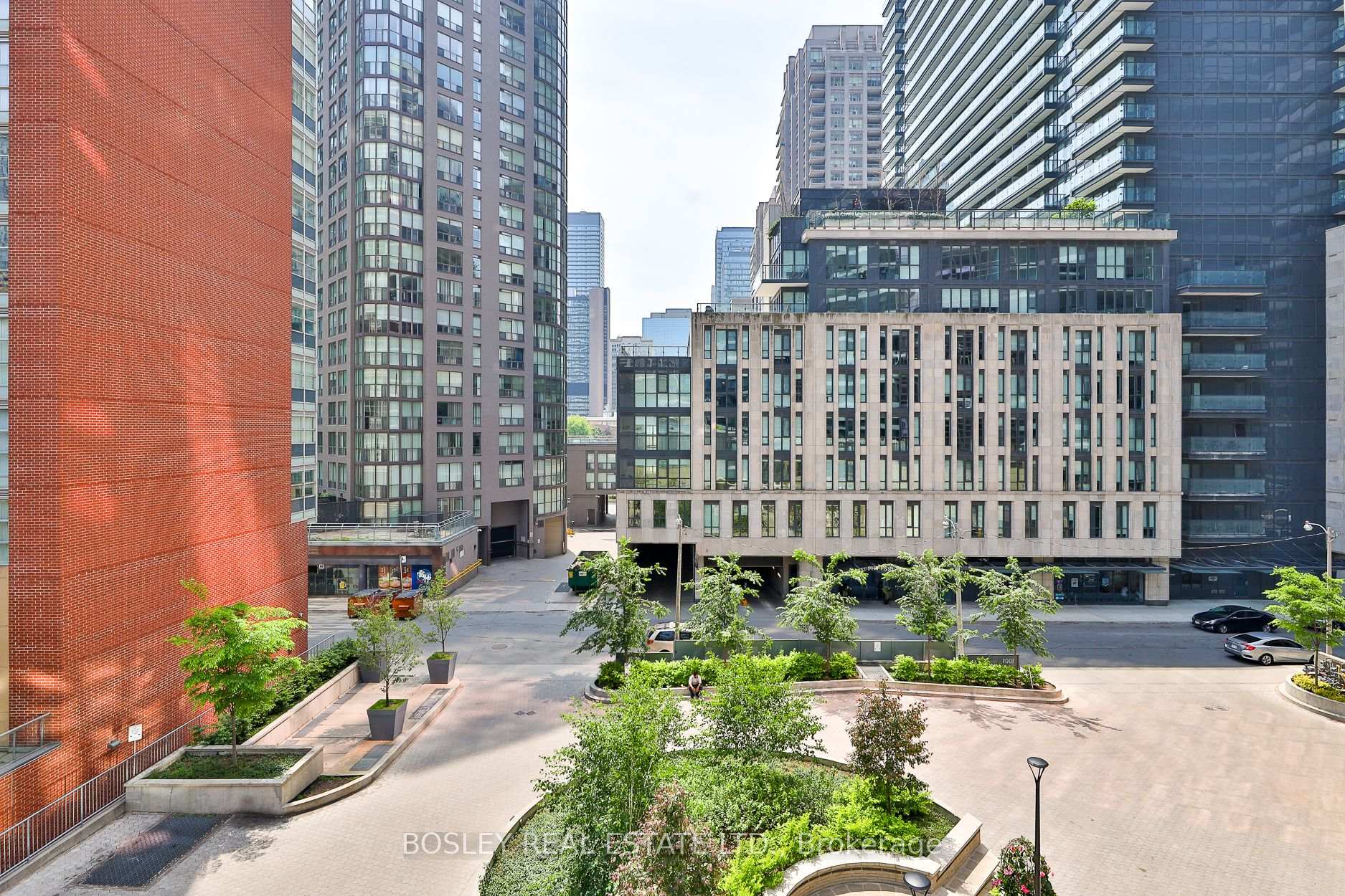 2 Bedrooms Condo at 1001 Bay, Toronto For sale