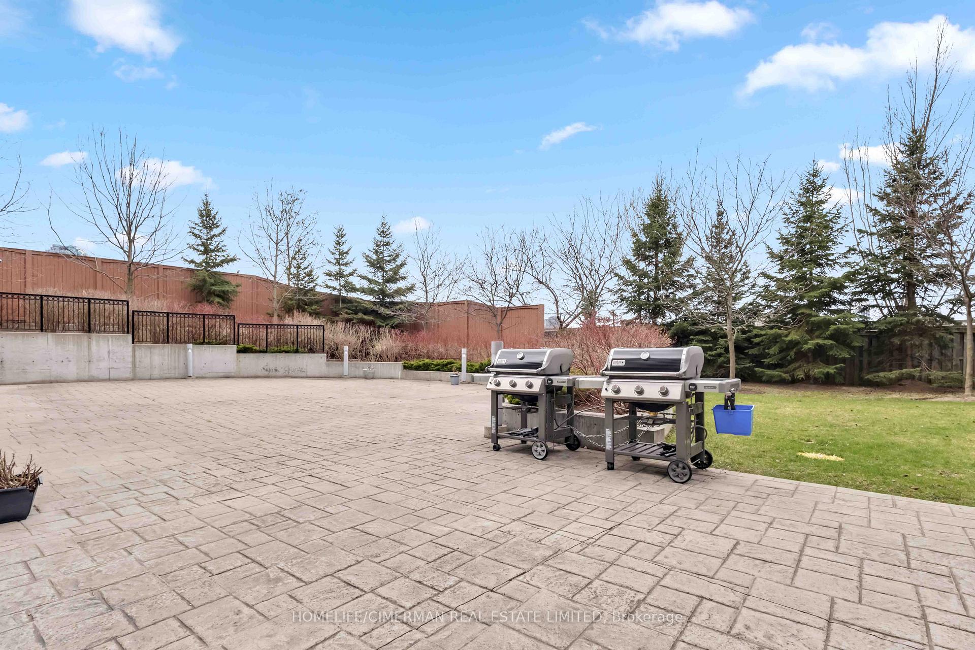 3 Bedrooms Condo at 120 Dallimore, Toronto For sale