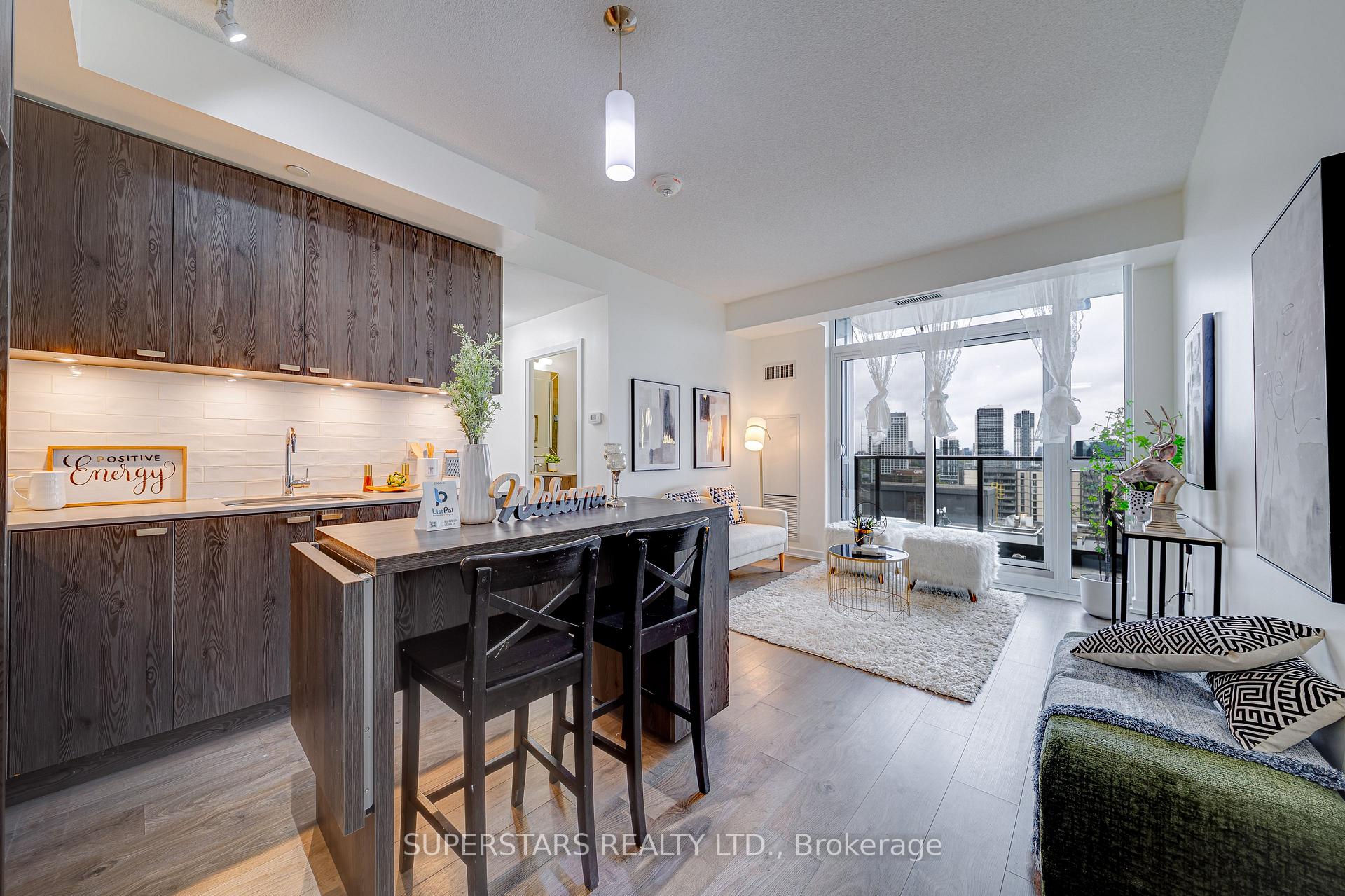 2 Bedrooms Condo at 56 Forest Manor, Toronto For sale