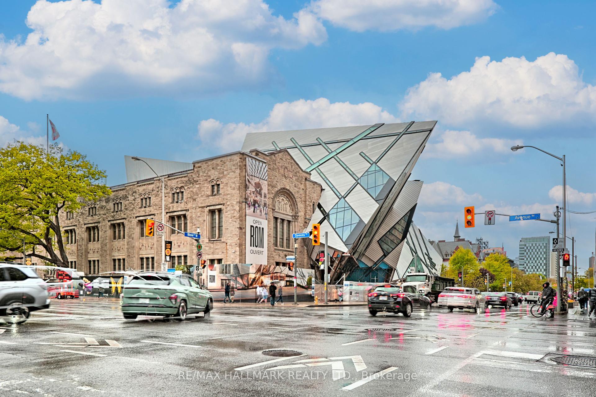 2 Bedrooms Condo at 388 Bloor, Toronto For sale