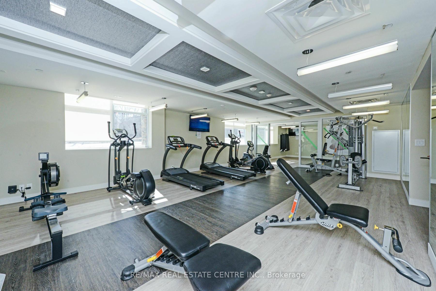 2 Bedrooms Condo at 1575 Lakeshore,  Mississauga For sale