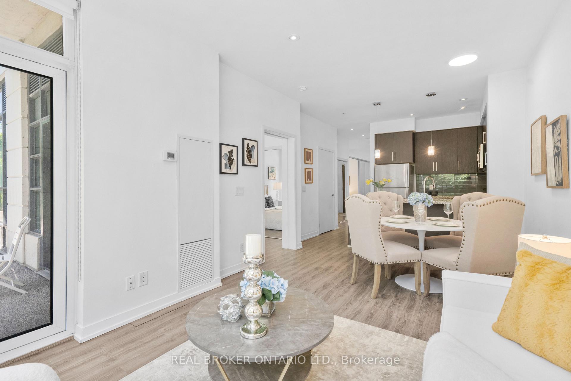2 Bedrooms Condo at 840 Queen’s Plate, Toronto For sale