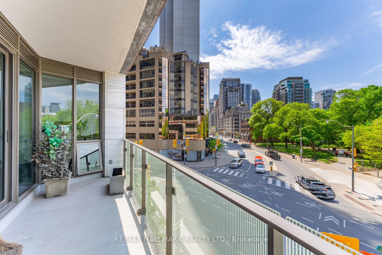 1 Bedroom Condo at 88 Davenport, Toronto For sale