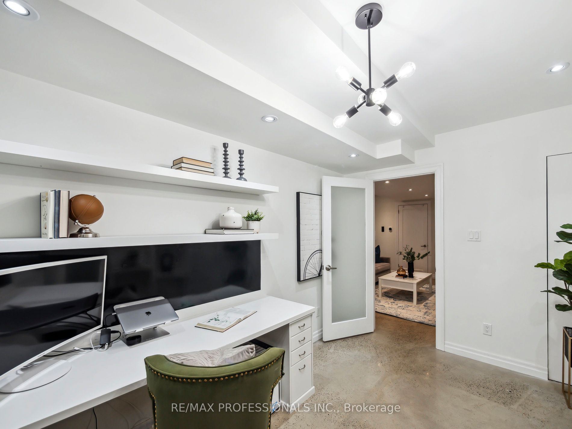 137 Galley Avenue