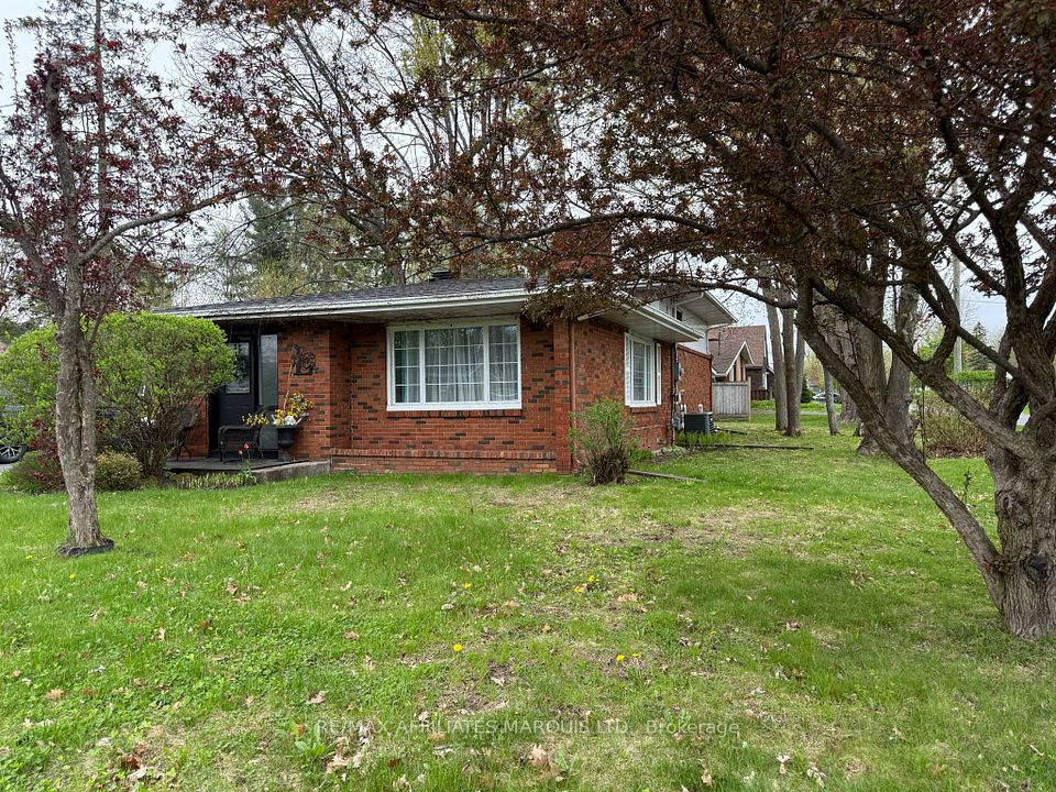 1006 Riverdale