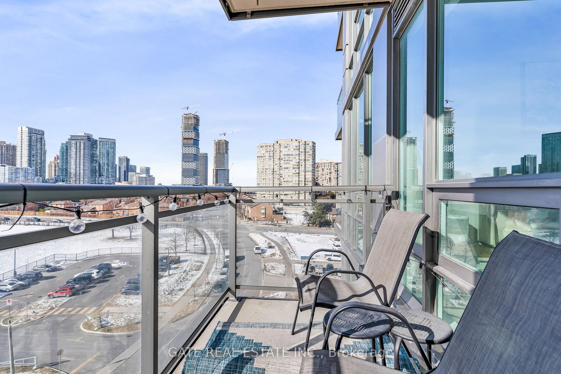 2 Bedrooms Condo at 3525 Kariya, Mississauga For sale