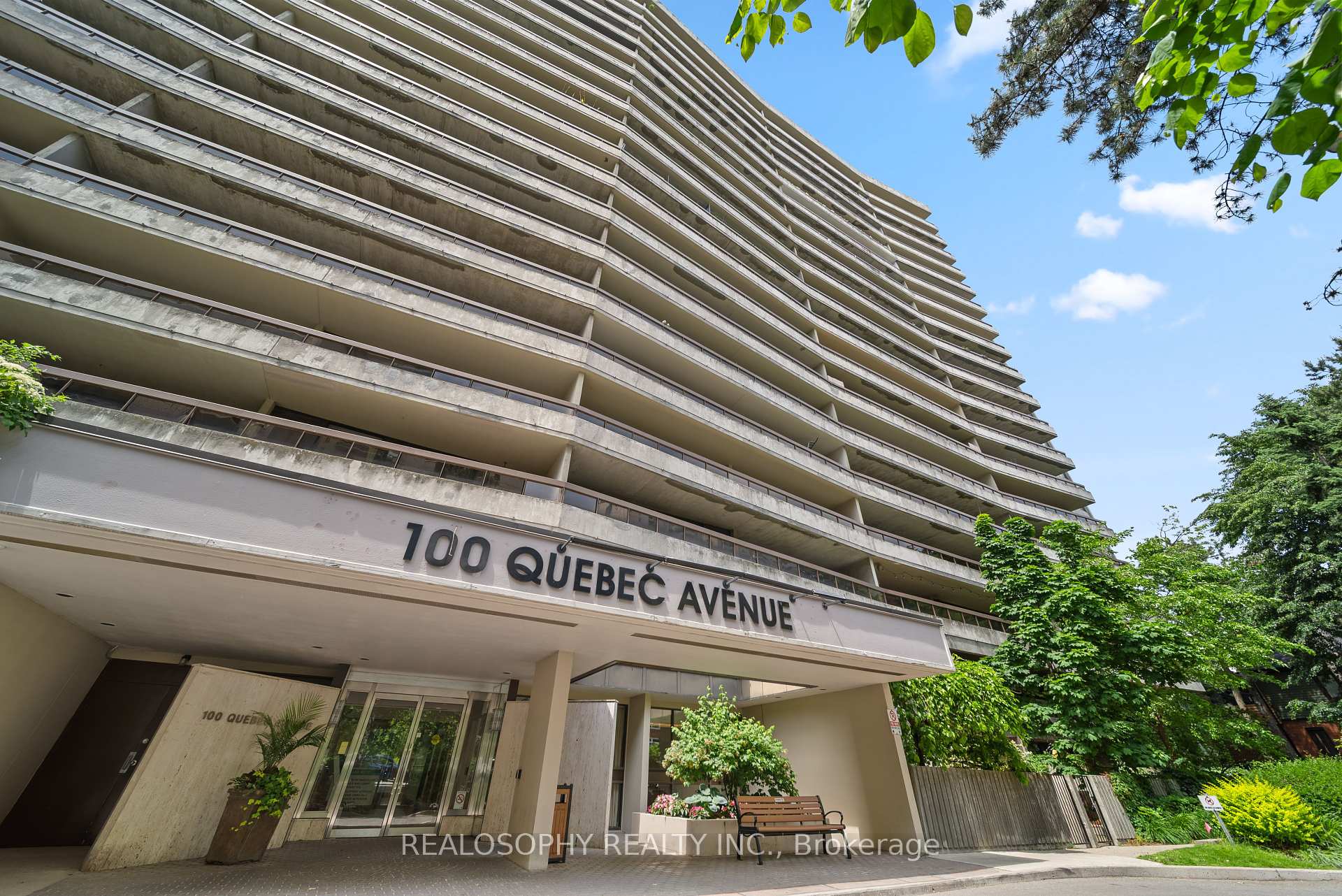 3 Bedrooms Condo at 100 Quebec, Toronto For sale