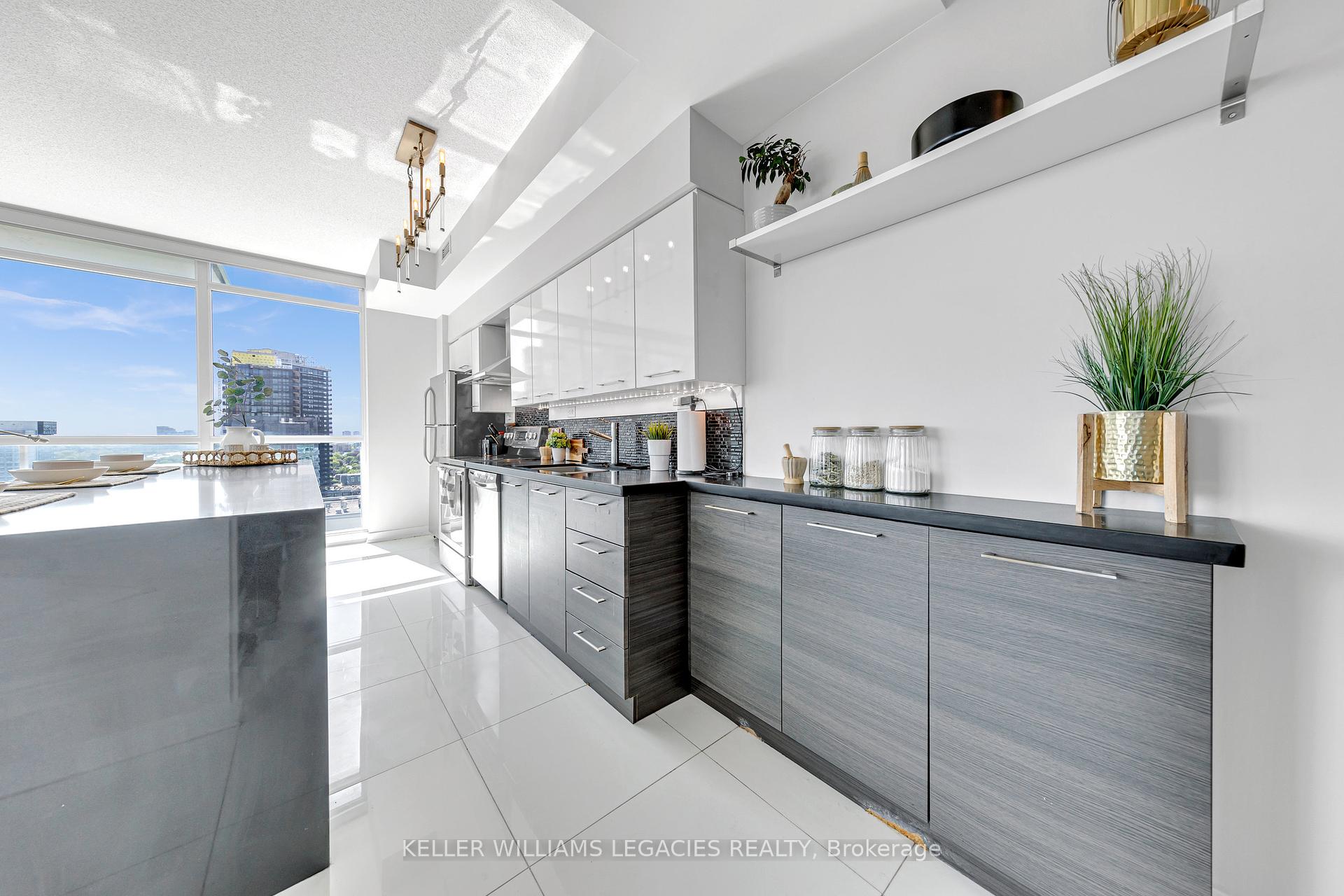 3 Bedrooms Condo at 29 Singer, Toronto For sale