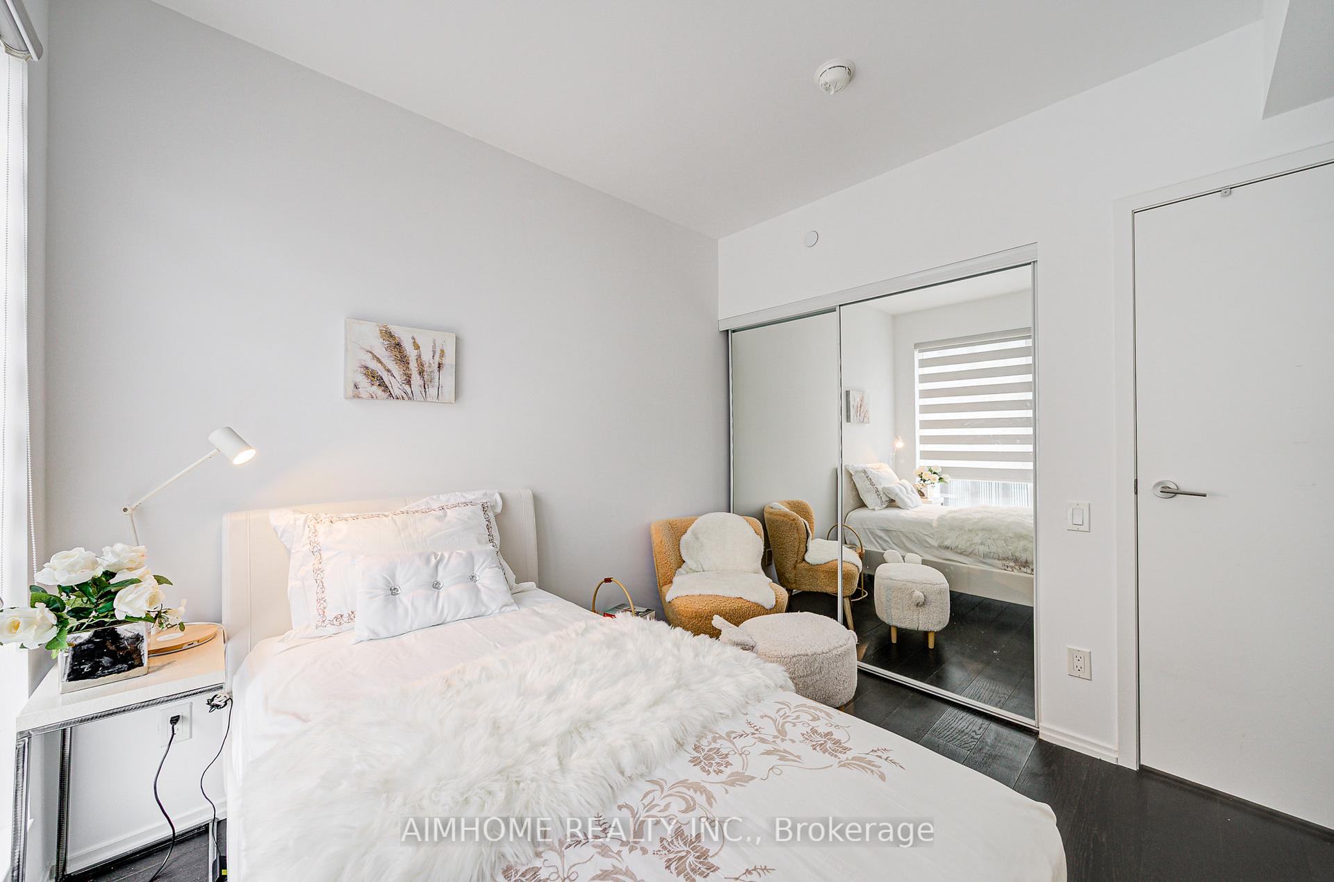 2 Bedrooms Condo at 68 Shuter, Toronto For sale