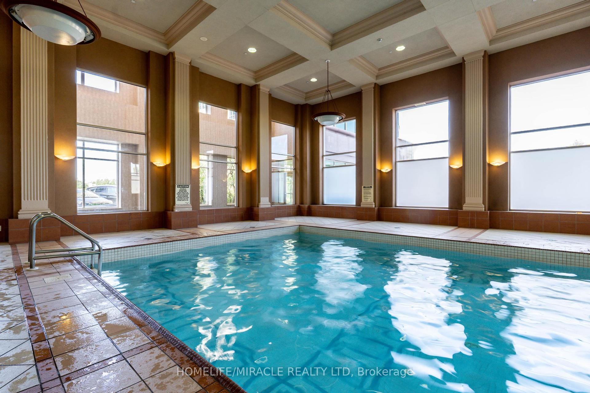 2 Bedrooms Condo at 1 Lee Centre, Toronto For sale