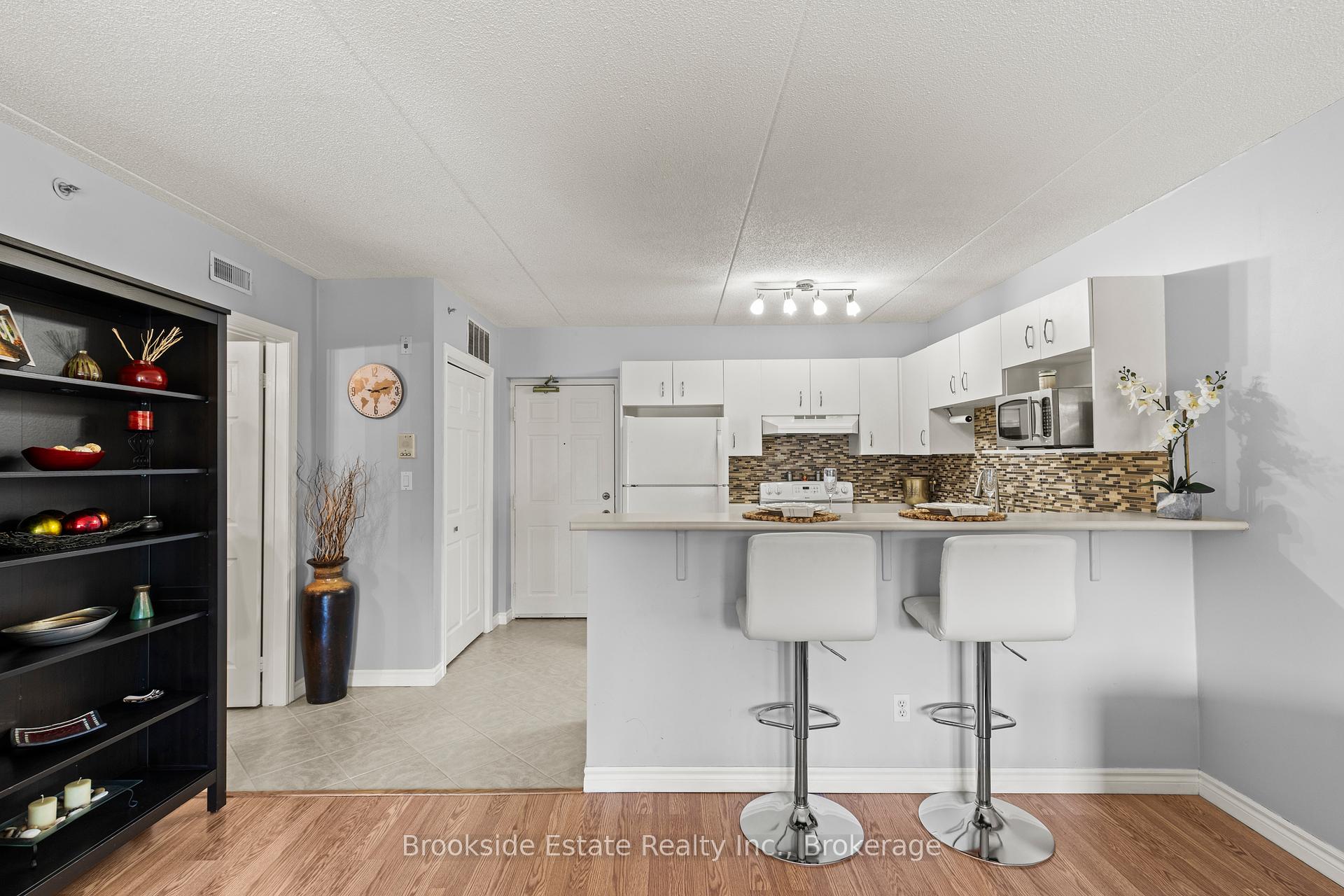 1 Bedroom Condo at 1431 Walkers, Burlington For sale