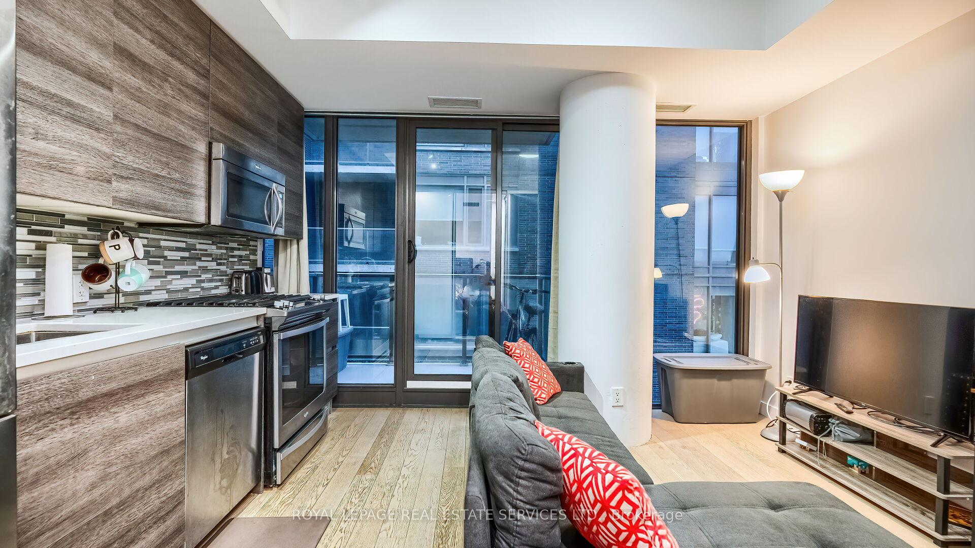 1 Bedroom Condo at 111 Bathurst, Toronto For sale