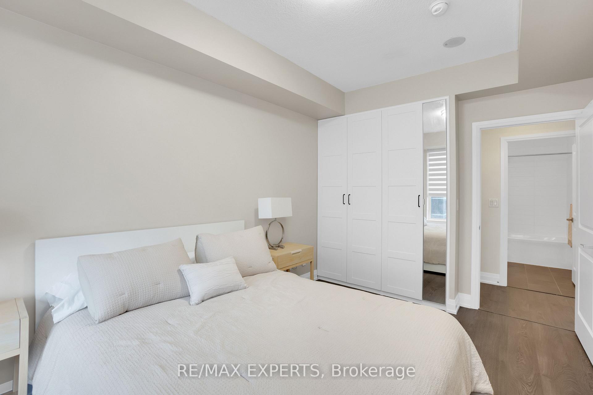 2 Bedrooms Condo at 3700 Highway 7, Vaughan For sale