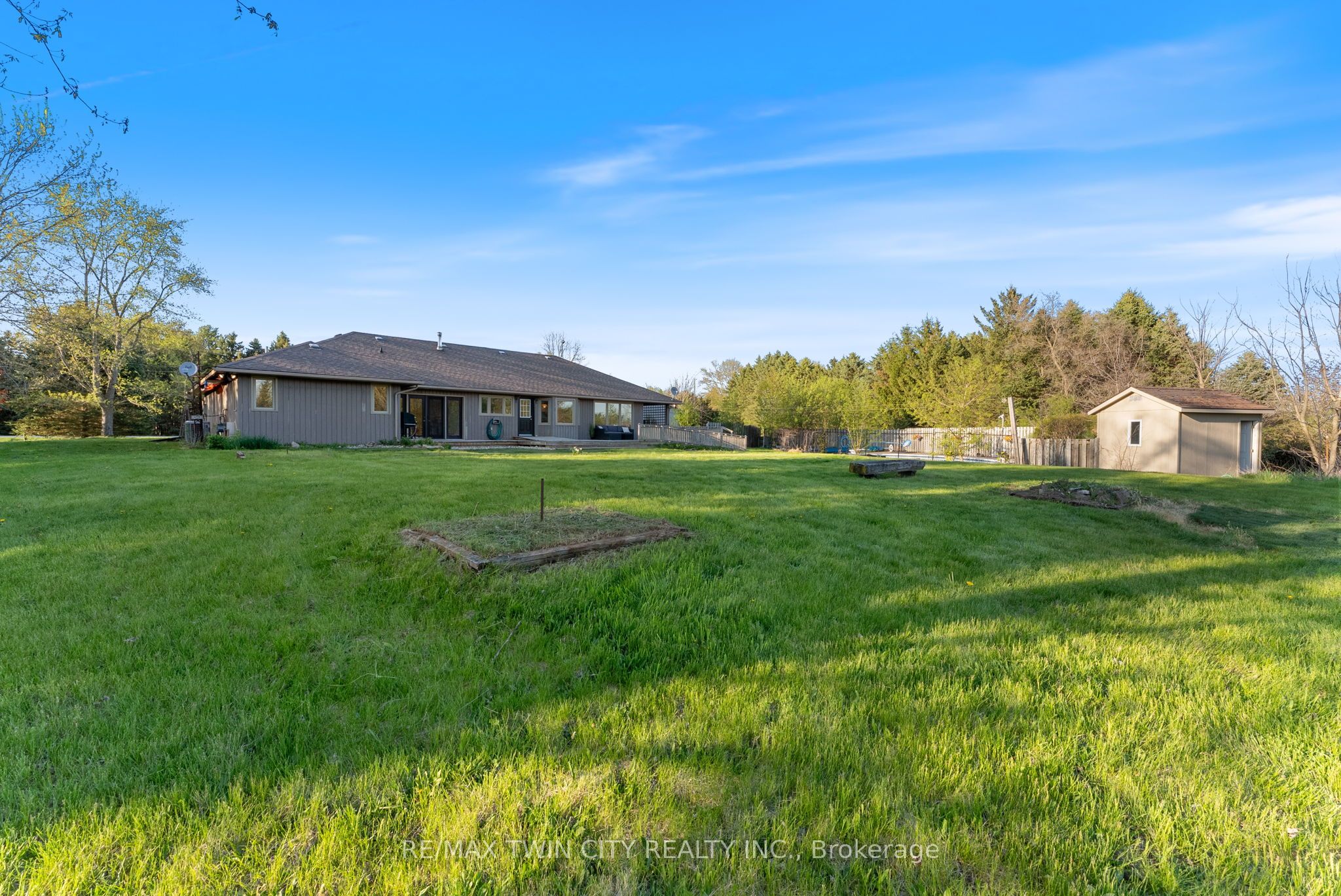 37 River Road
