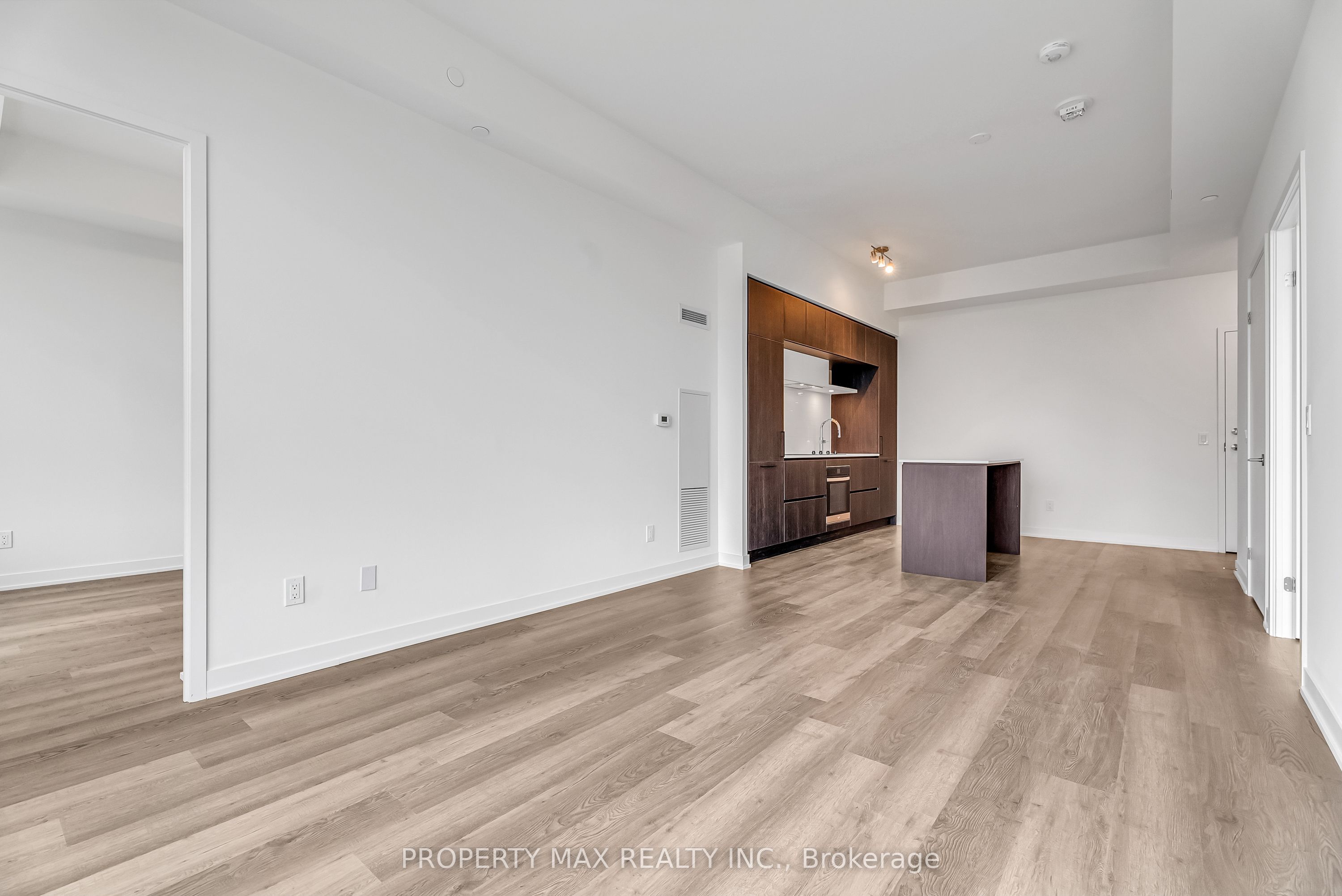 2 David Eyer Road, #1428