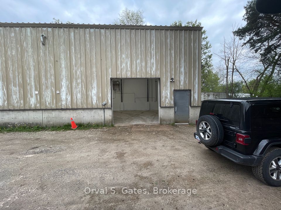 32 Wells
